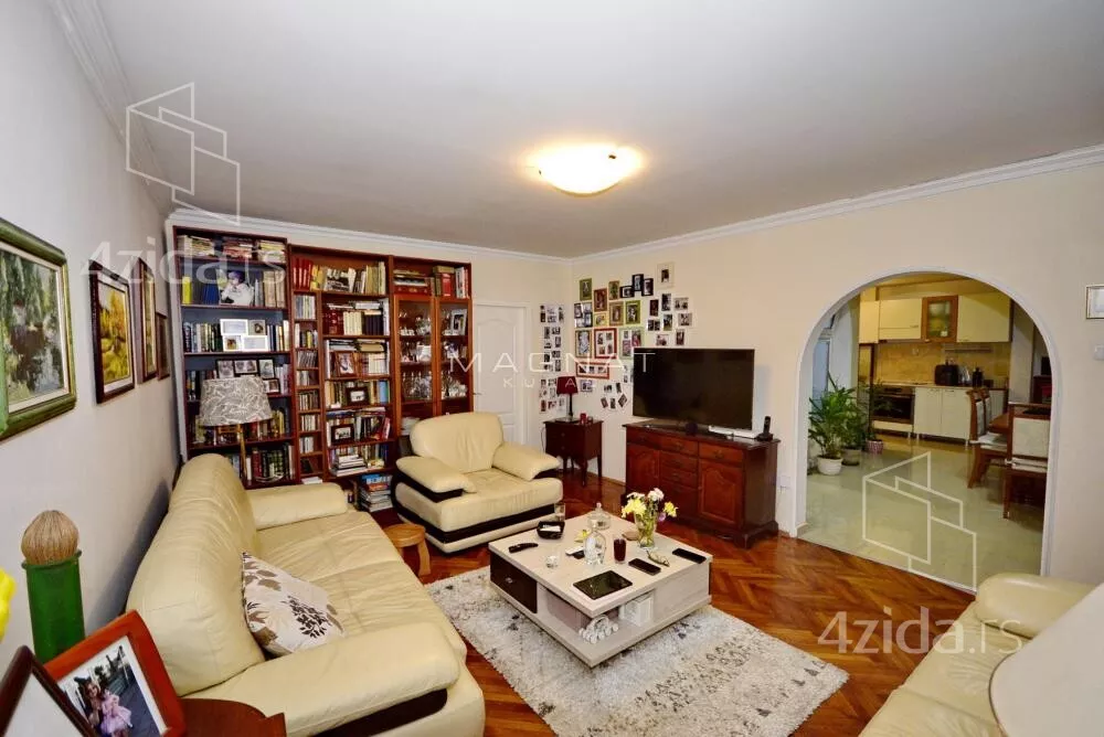 Petosoban stan | 4zida