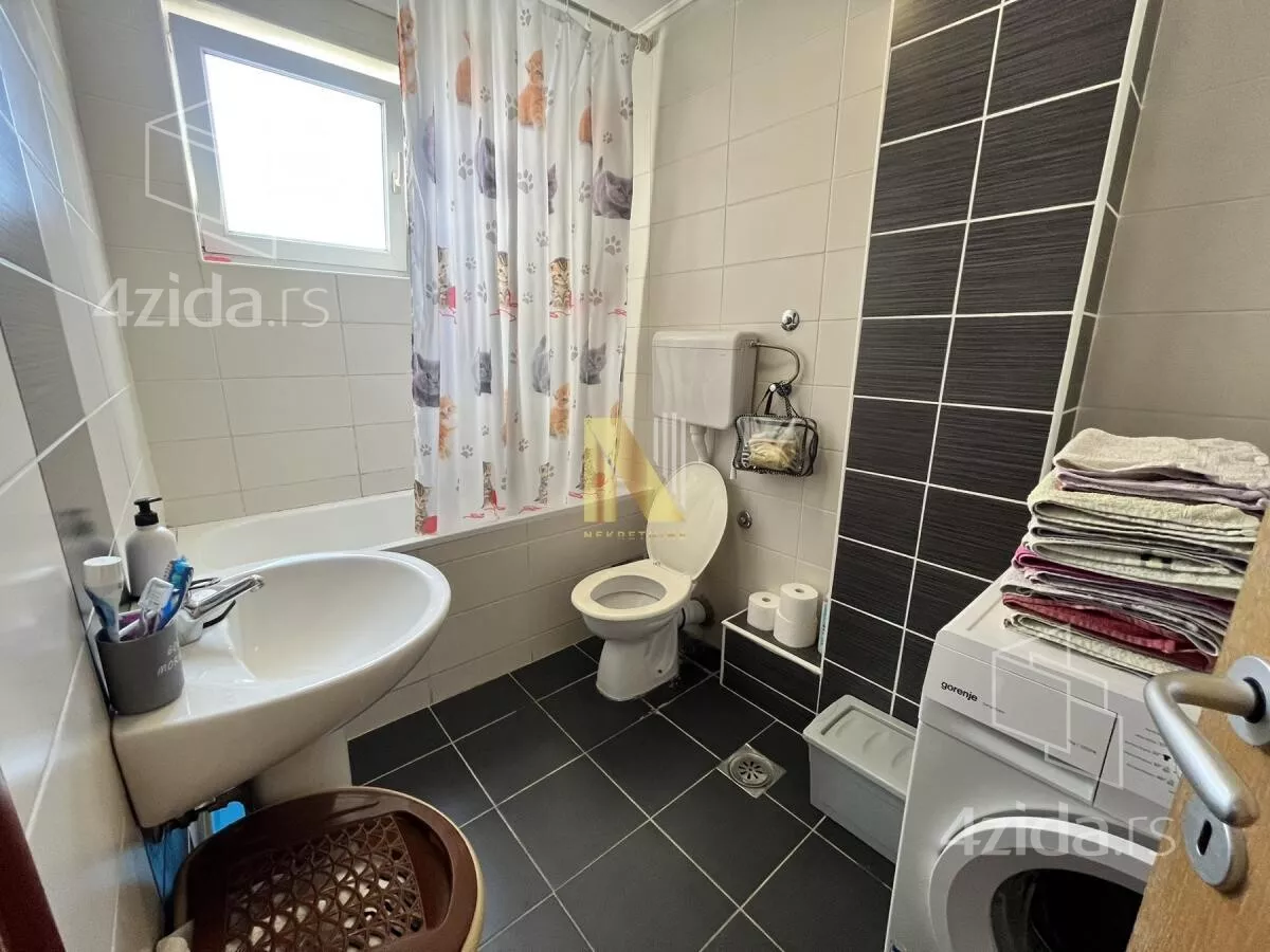 Petosoban stan | 4zida