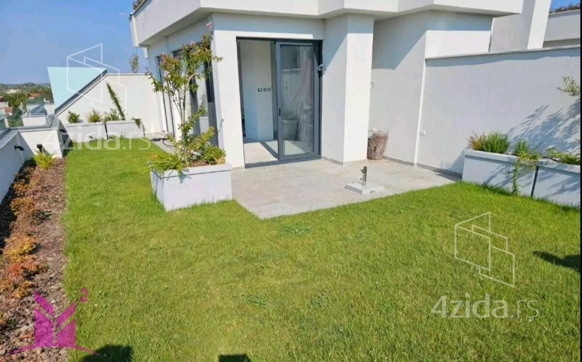 Poslovna zgrada | 4zida