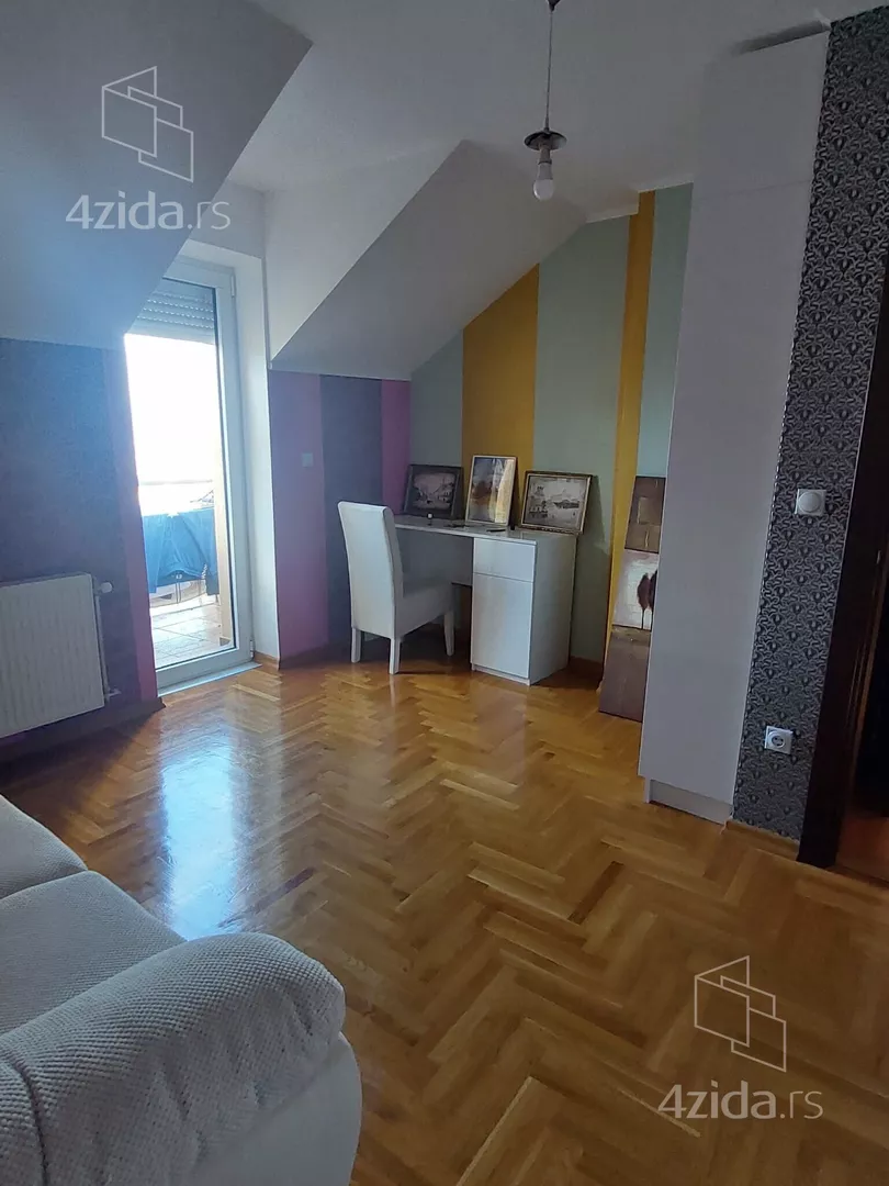 Troiposoban stan | 4zida