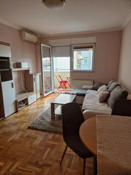 Vuka Karadžića | 4zida.rs