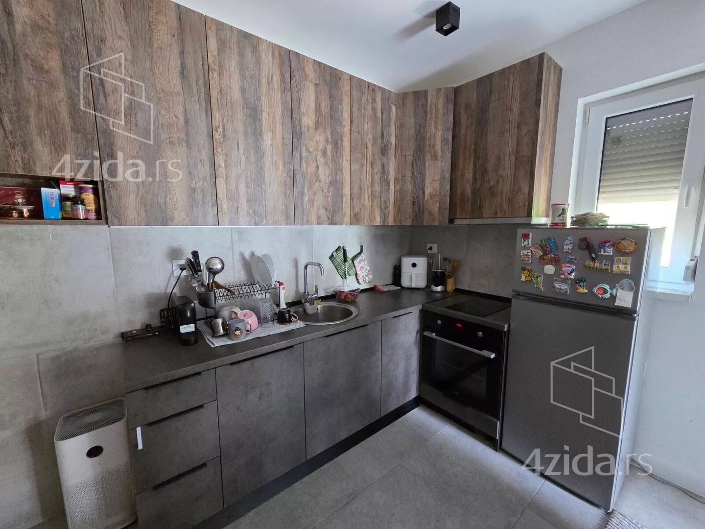 Dvoiposoban stan | 4zida