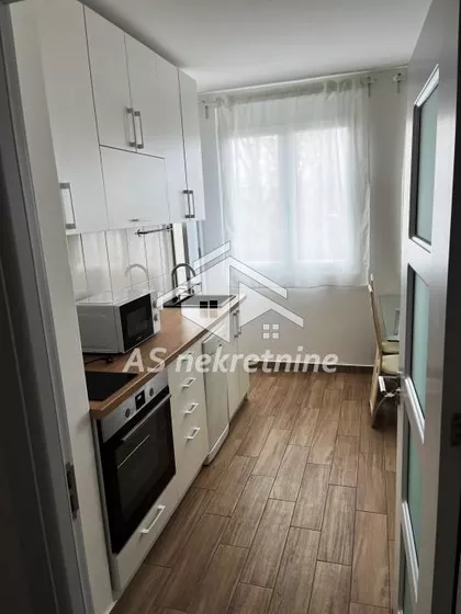 Autokomanda | 4zida.rs