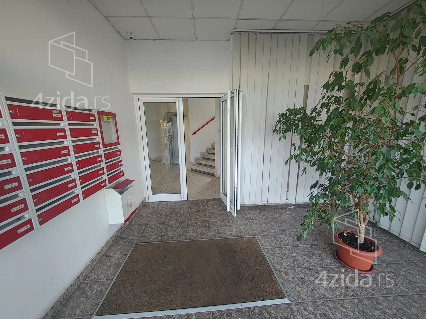 Petosoban stan | 4zida