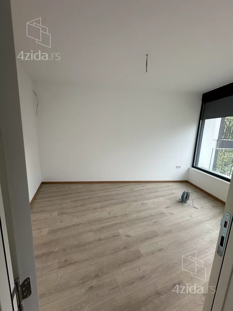 Četvoroiposoban stan | 4zida