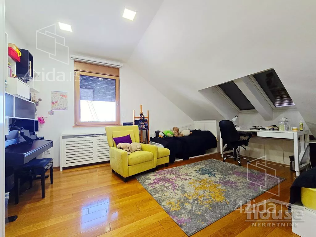 Sedmosoban stan | 4zida