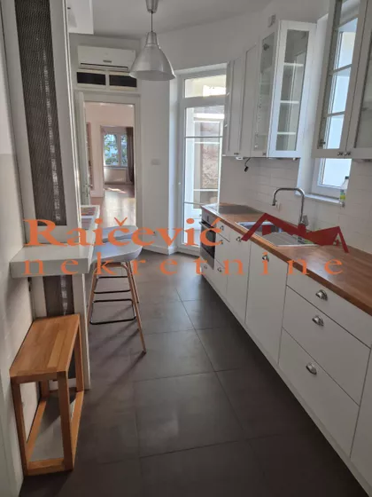 Cara Dusana | 4zida.rs