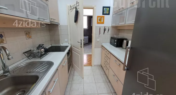 Četvoroiposoban stan | 4zida