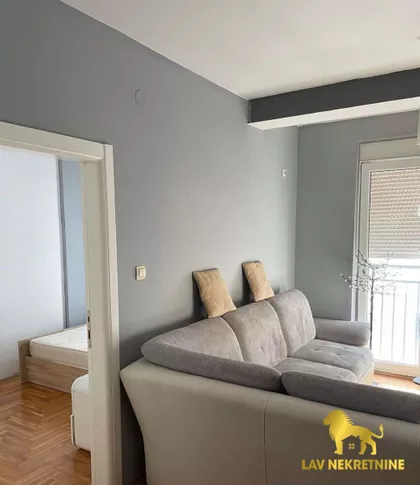 LAZE KOSTIĆA | 4zida.rs