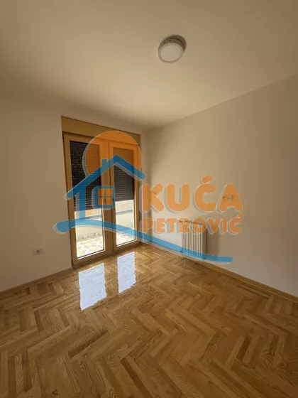 Prvomajska | 4zida.rs
