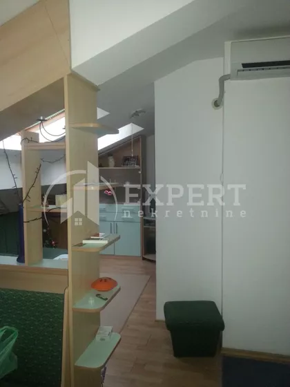 Pariske komune | 4zida.rs