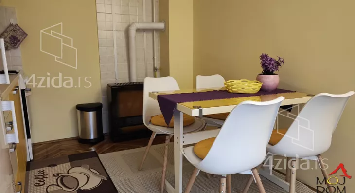 Četvoroiposoban stan | 4zida