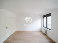Sedmosoban stan | 4zida