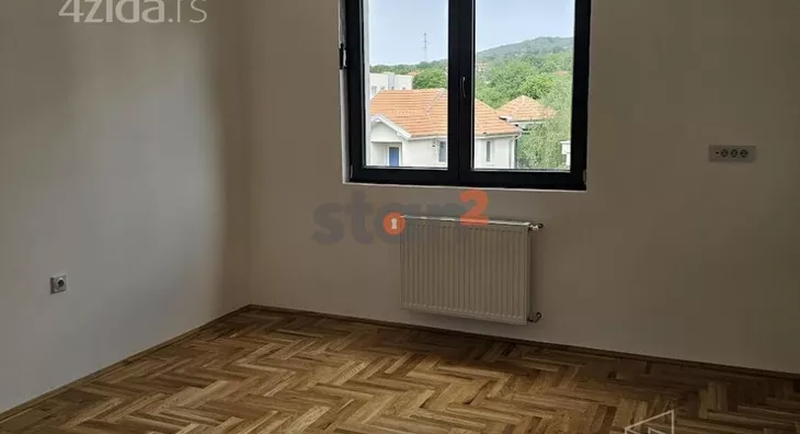 Četvoroiposoban stan | 4zida