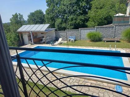 Lipovica | 4zida.rs