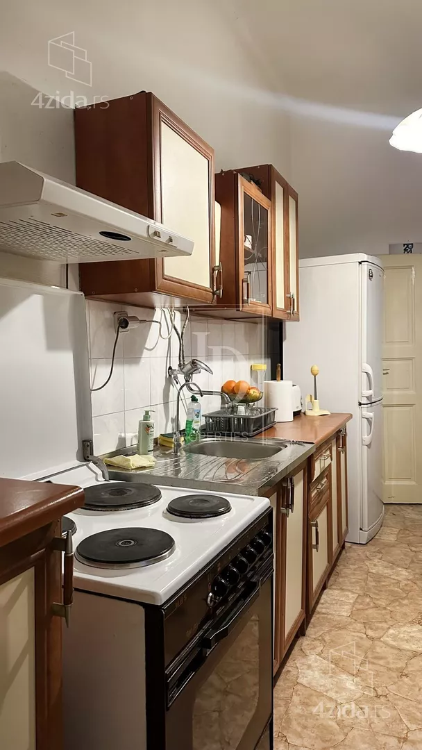 Petosoban stan | 4zida