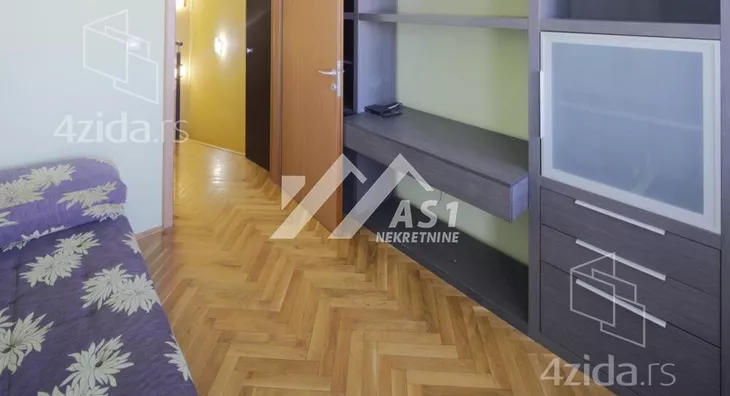 Četvoroiposoban stan | 4zida