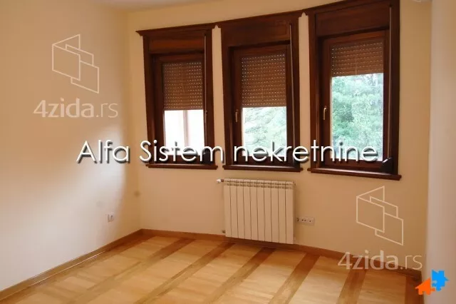 Šestosoban stan | 4zida