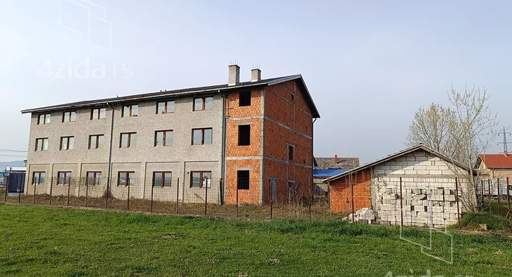 Poslovna zgrada | 4zida