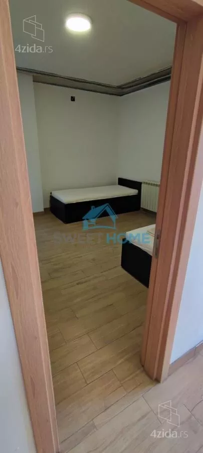 Četvoroiposoban stan | 4zida