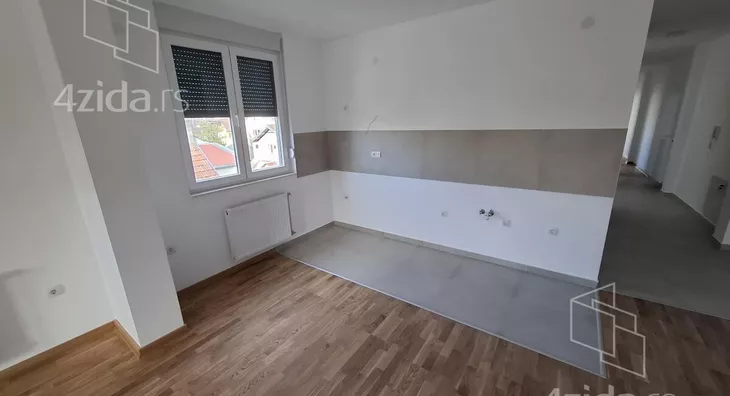Četvoroiposoban stan | 4zida