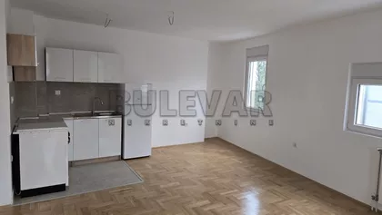 Prvomajska | 4zida.rs