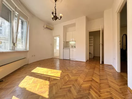 Skupština | 4zida.rs