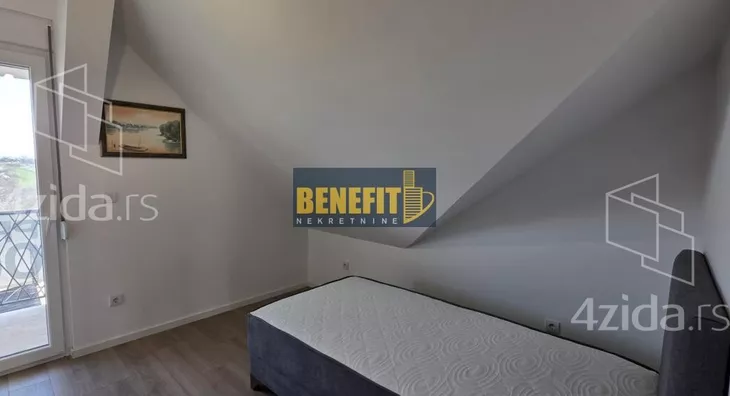 Četvoroiposoban stan | 4zida