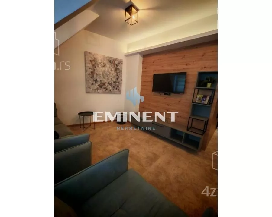 Šestosoban stan | 4zida