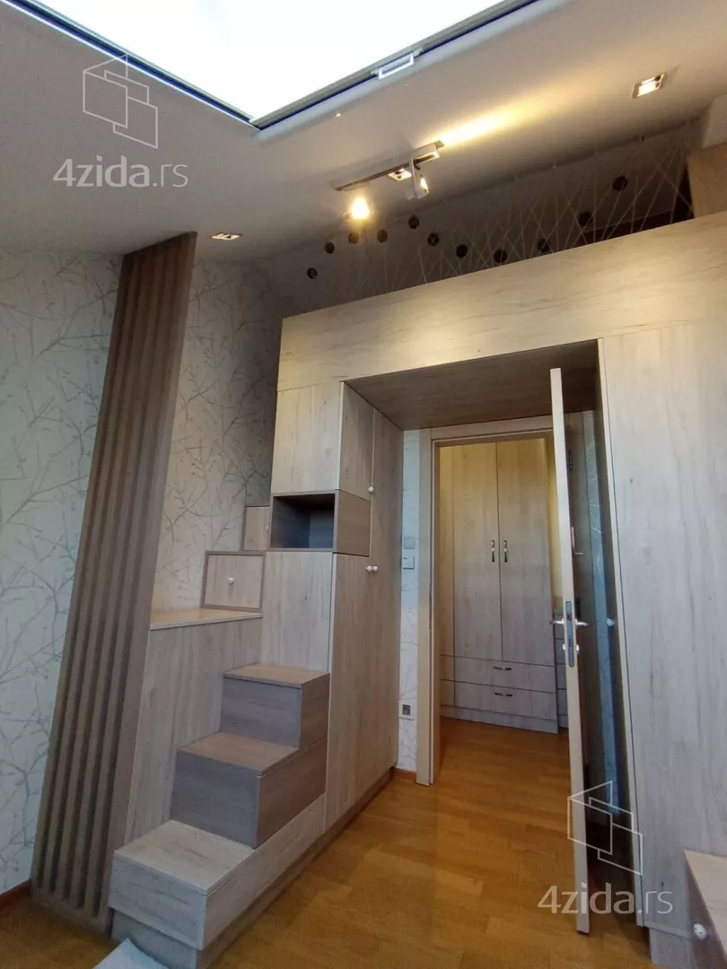 Četvoroiposoban stan | 4zida