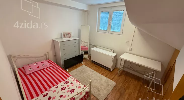 Petosoban stan | 4zida