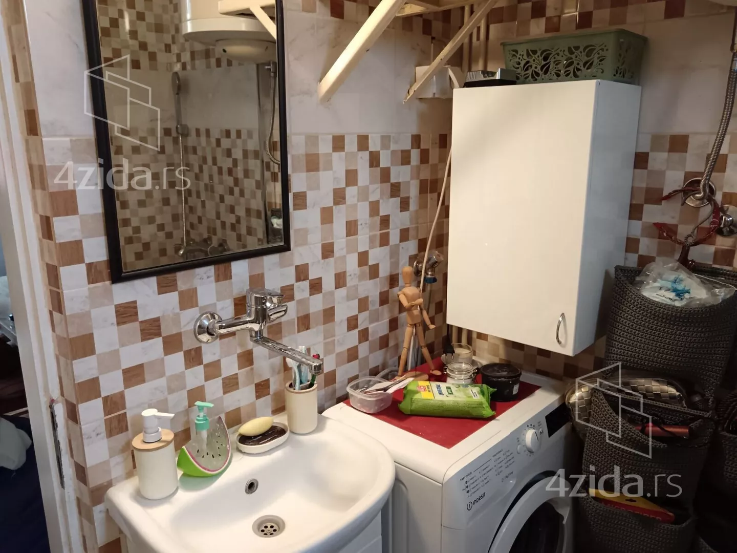 Dvoiposoban stan | 4zida