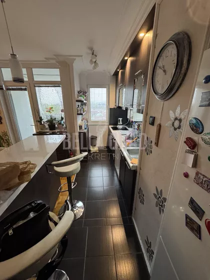 Mike Alasa | 4zida.rs