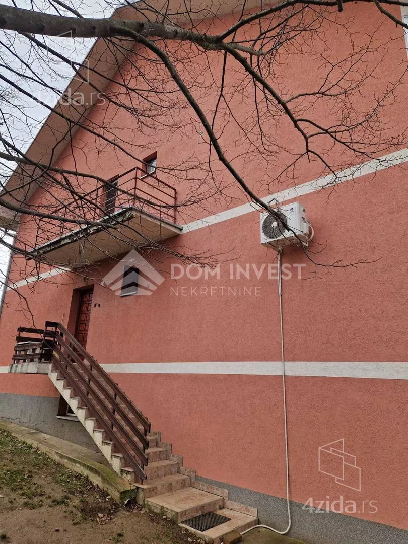 Četvoroiposoban stan | 4zida