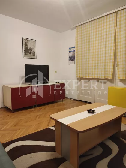 Rentgenova | 4zida.rs