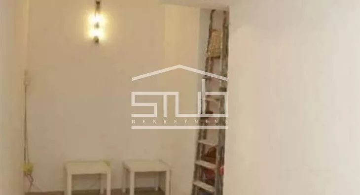 Lokal | 4zida