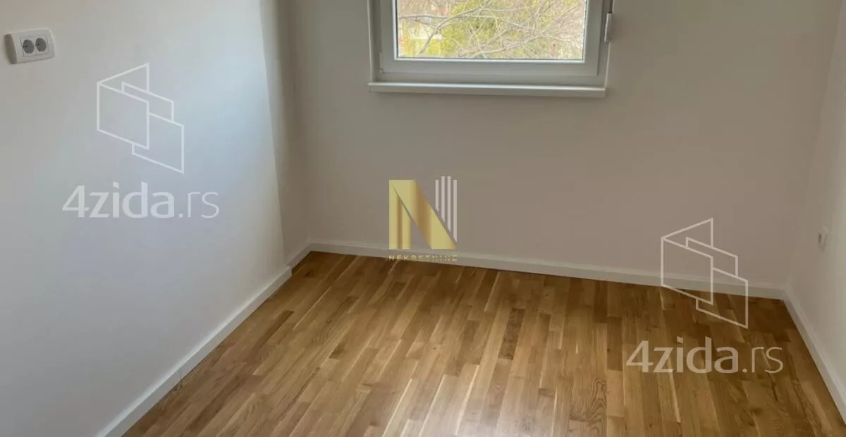 Četvoroiposoban stan | 4zida