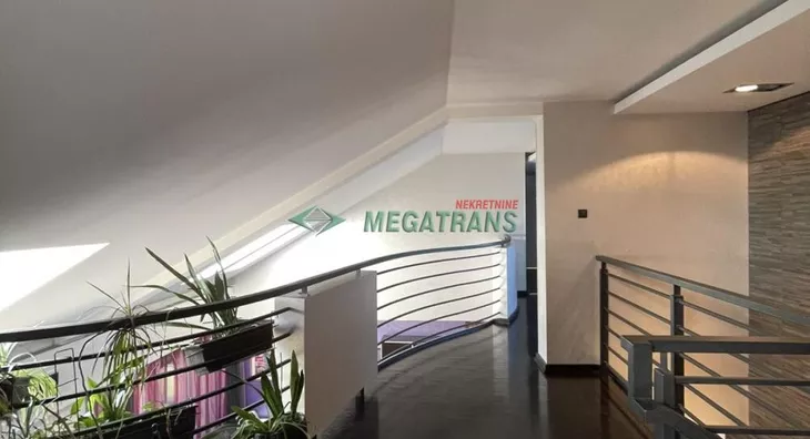 Šestosoban stan | 4zida