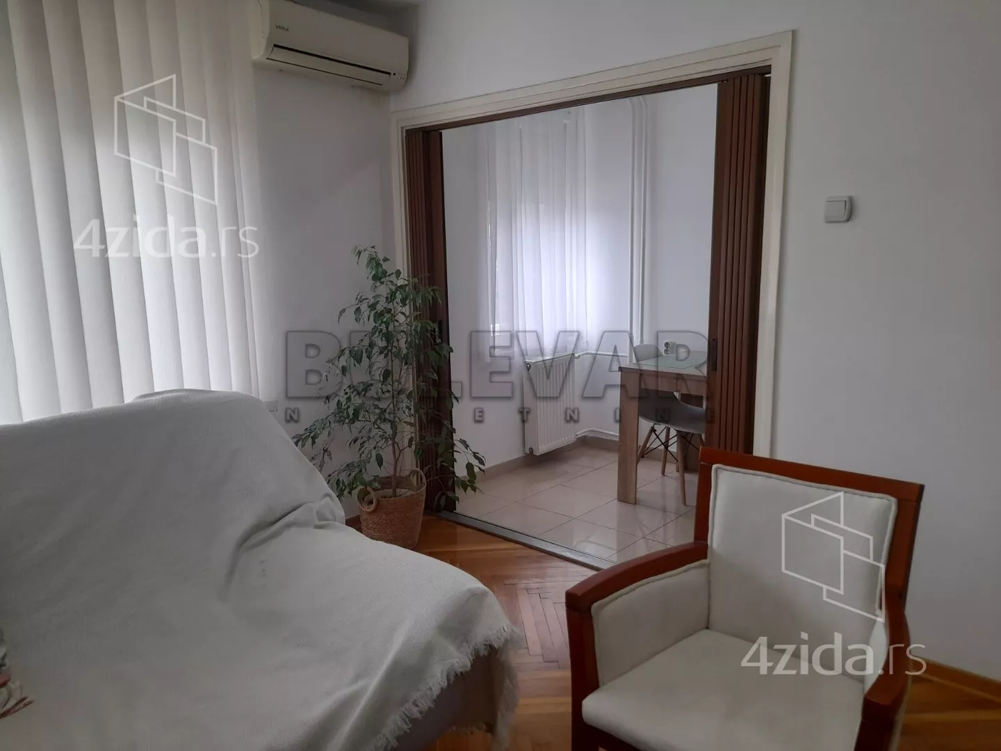 Dvoiposoban stan | 4zida