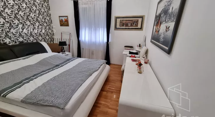 Četvoroiposoban stan | 4zida