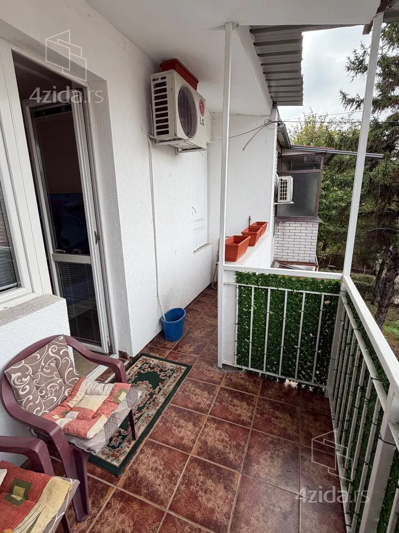 Troiposoban stan | 4zida