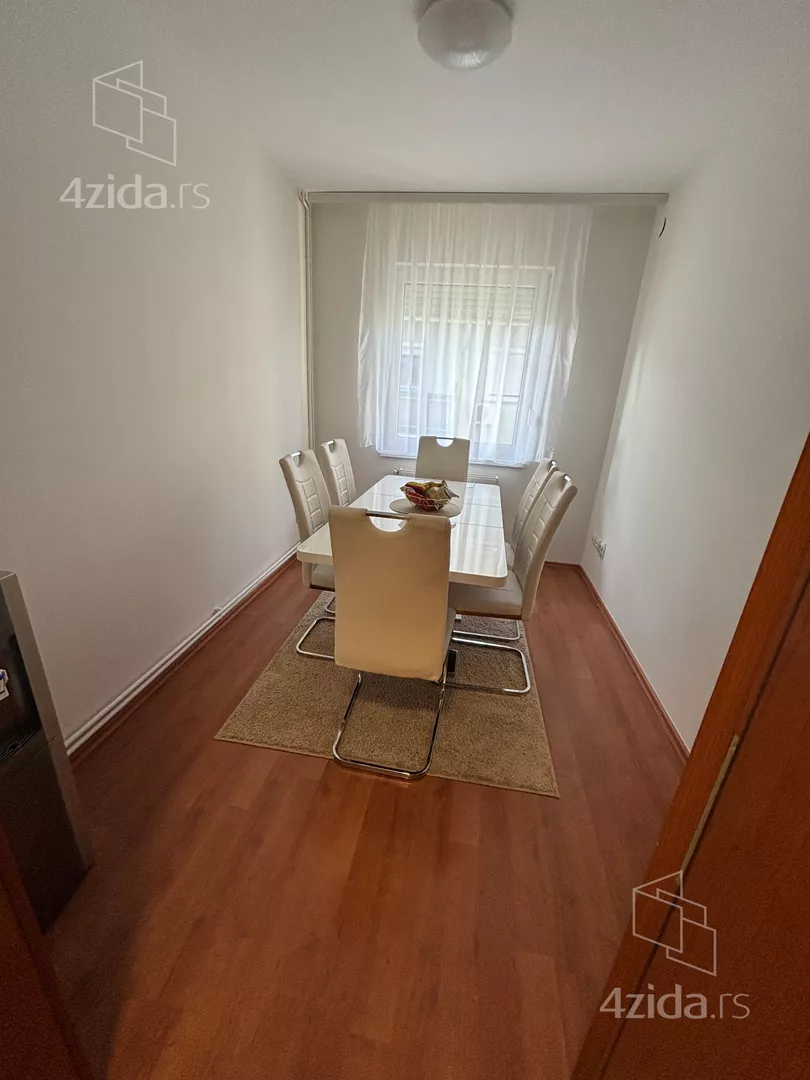 Šestosoban stan | 4zida