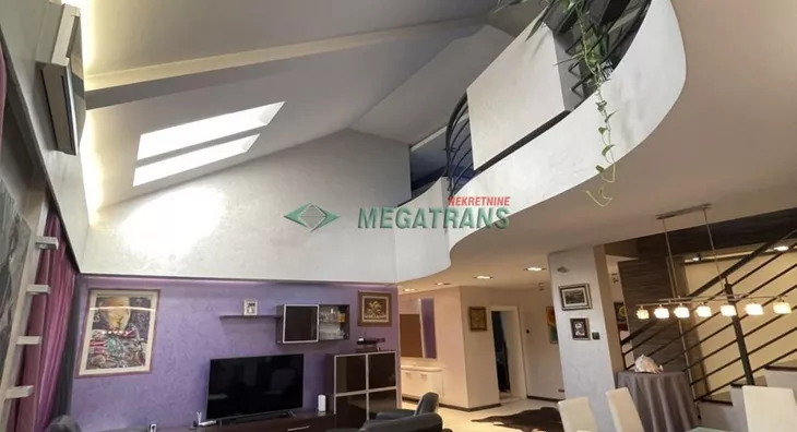 Šestosoban stan | 4zida