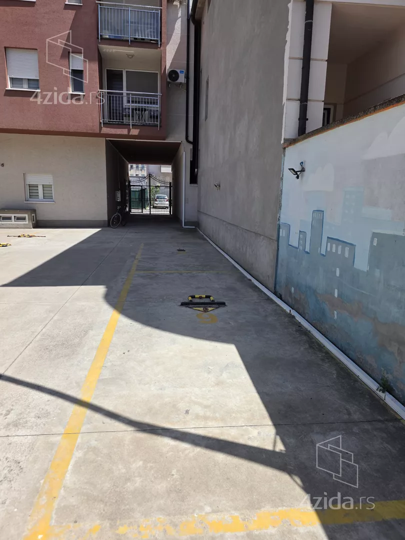 Parking | 4zida