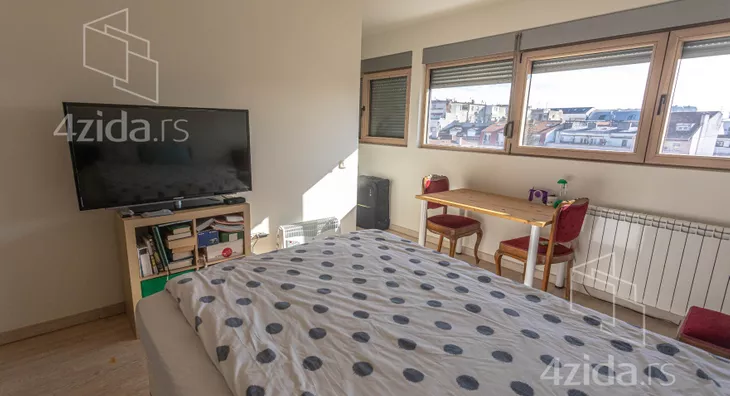 Šestosoban stan | 4zida