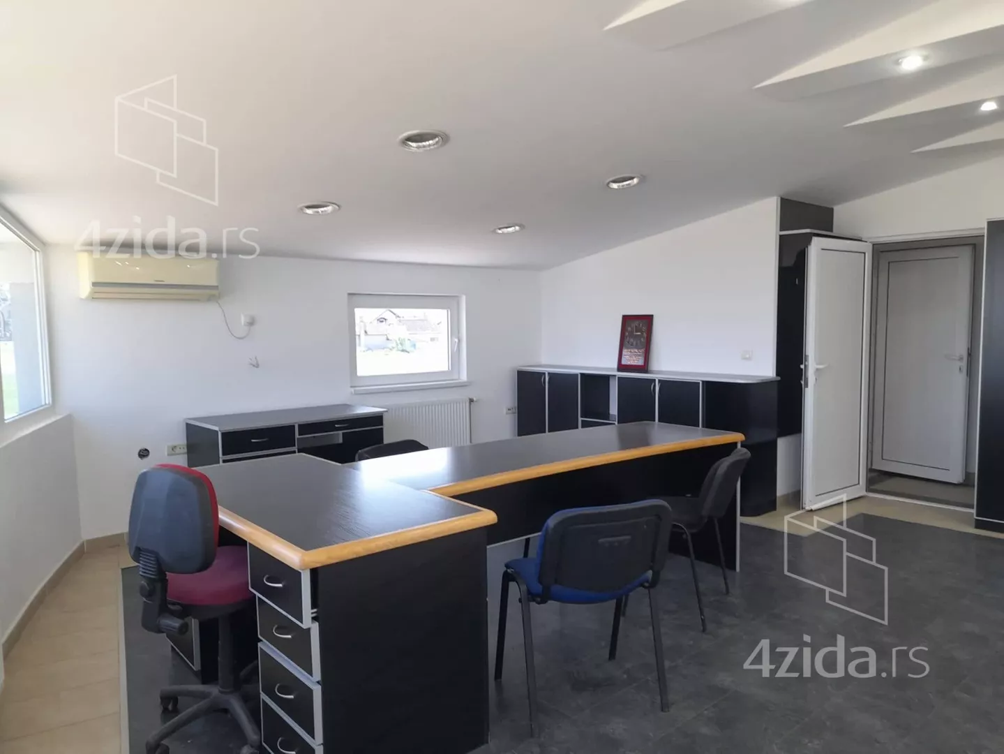 Poslovni prostor | 4zida