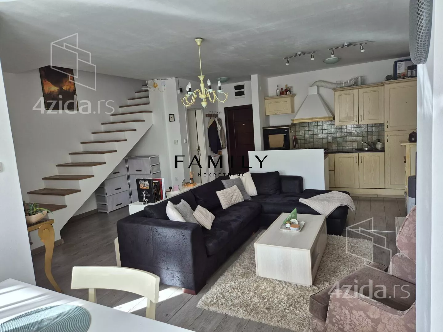 Četvorosoban stan | 4zida