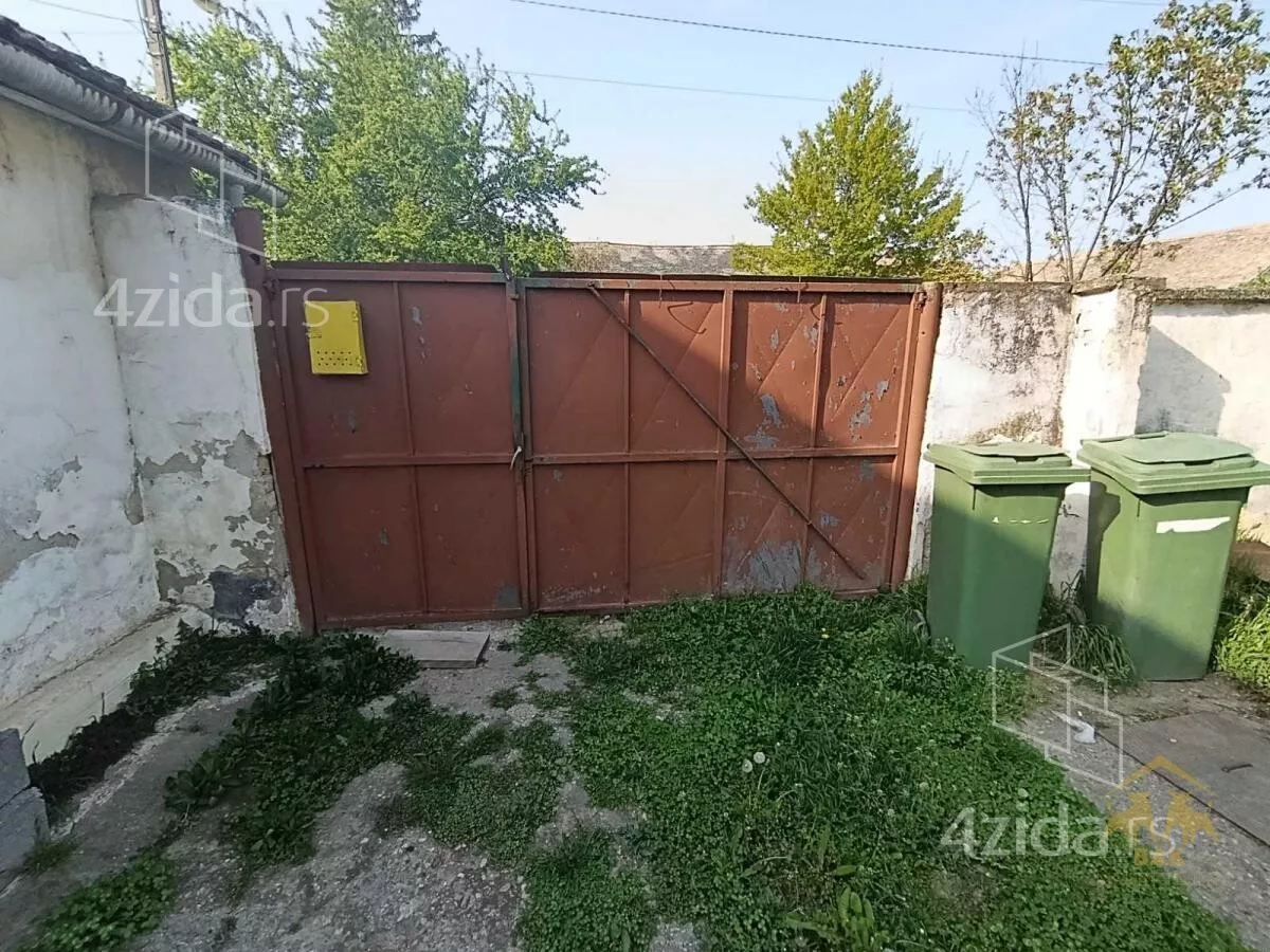 Plac | 4zida