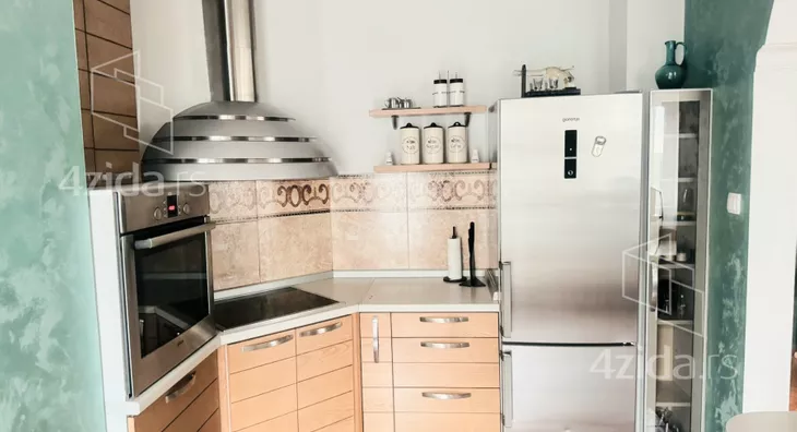 Četvoroiposoban stan | 4zida