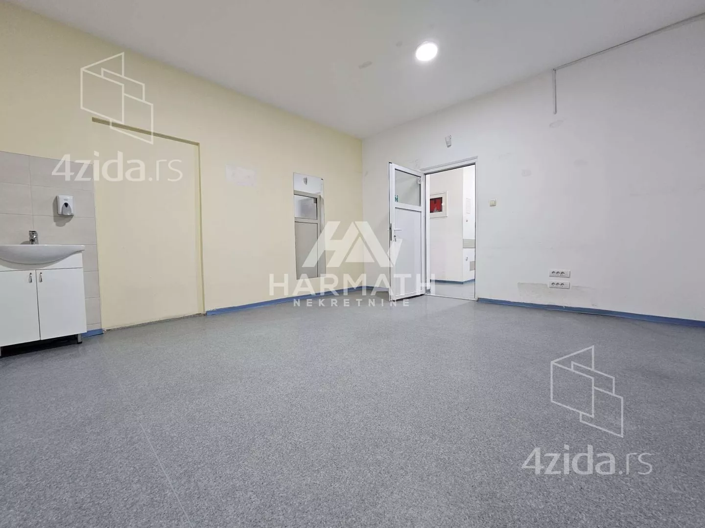 Poslovna zgrada | 4zida